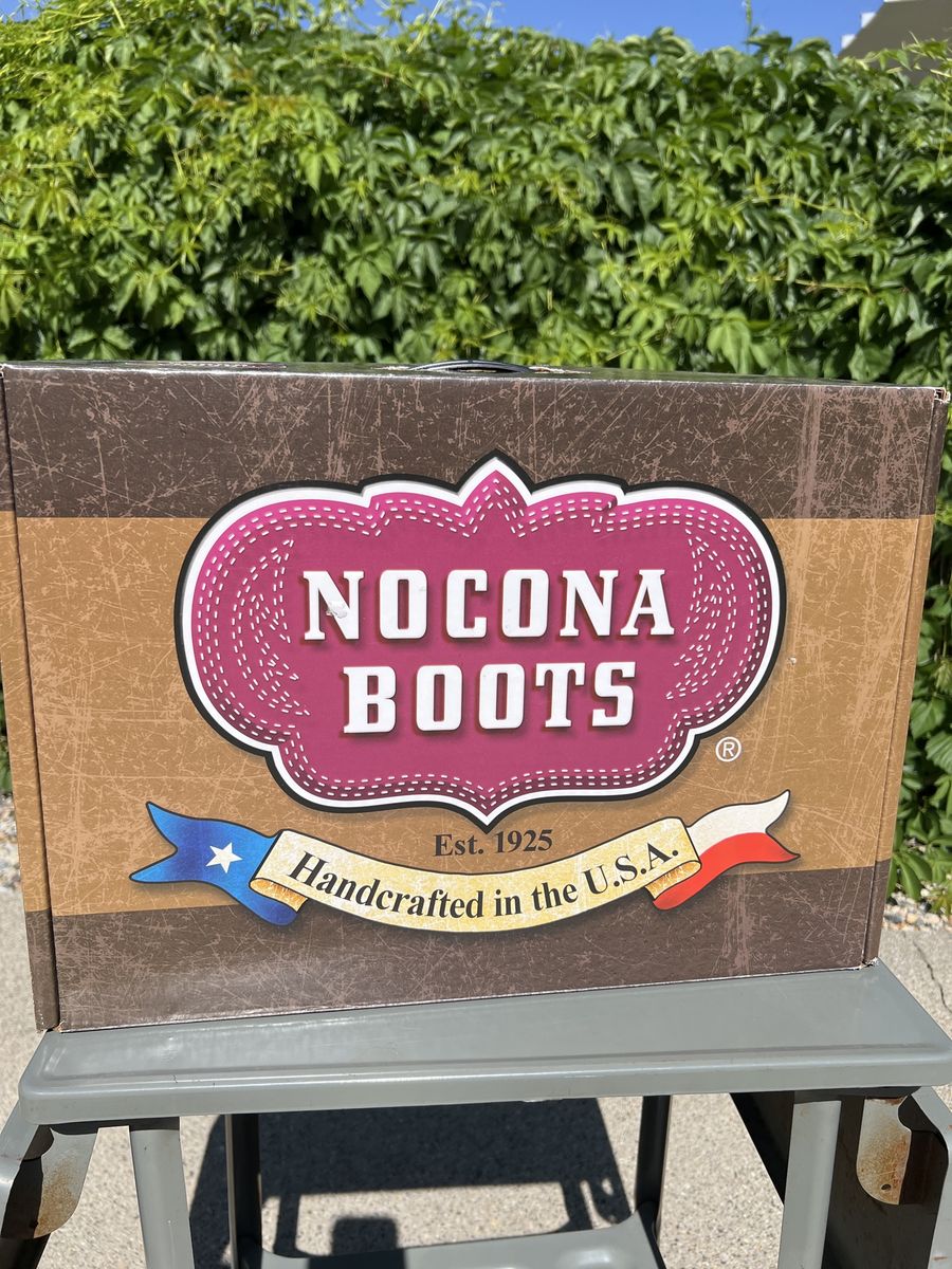 Nocona Men/womens cowboy boots.