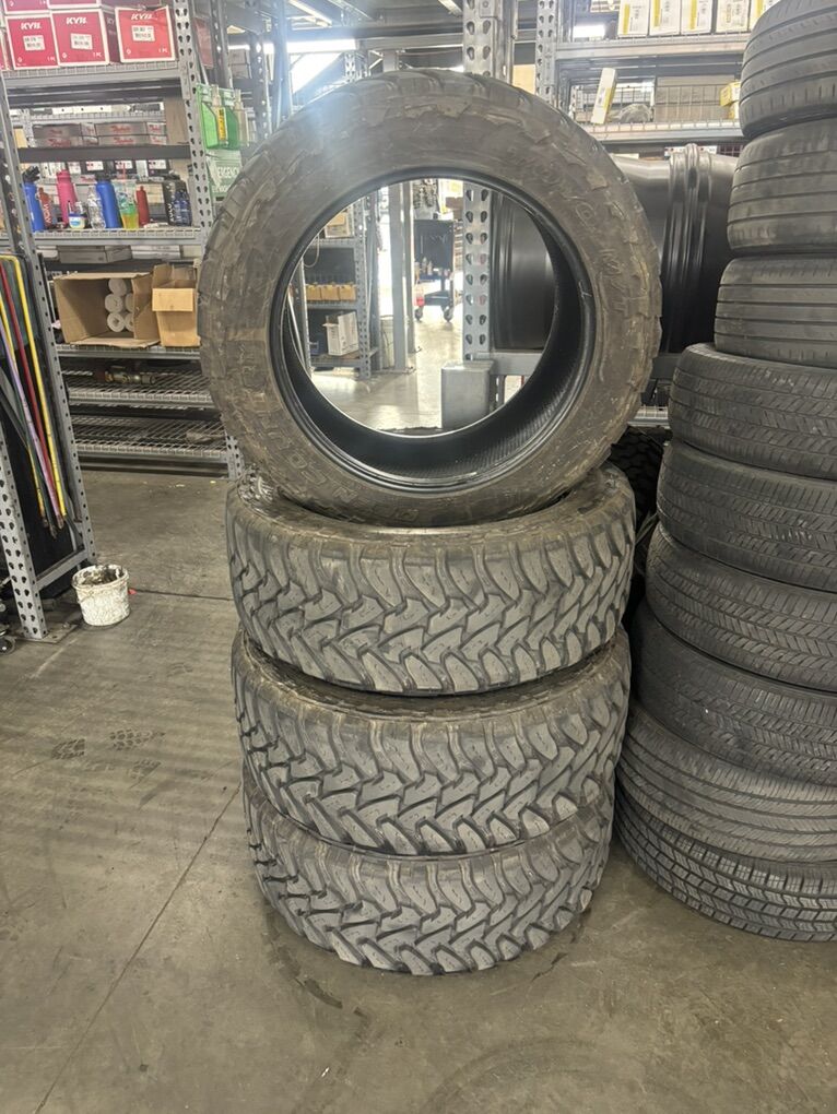 Toyo MT Tires 35x12.50 R22 Like New