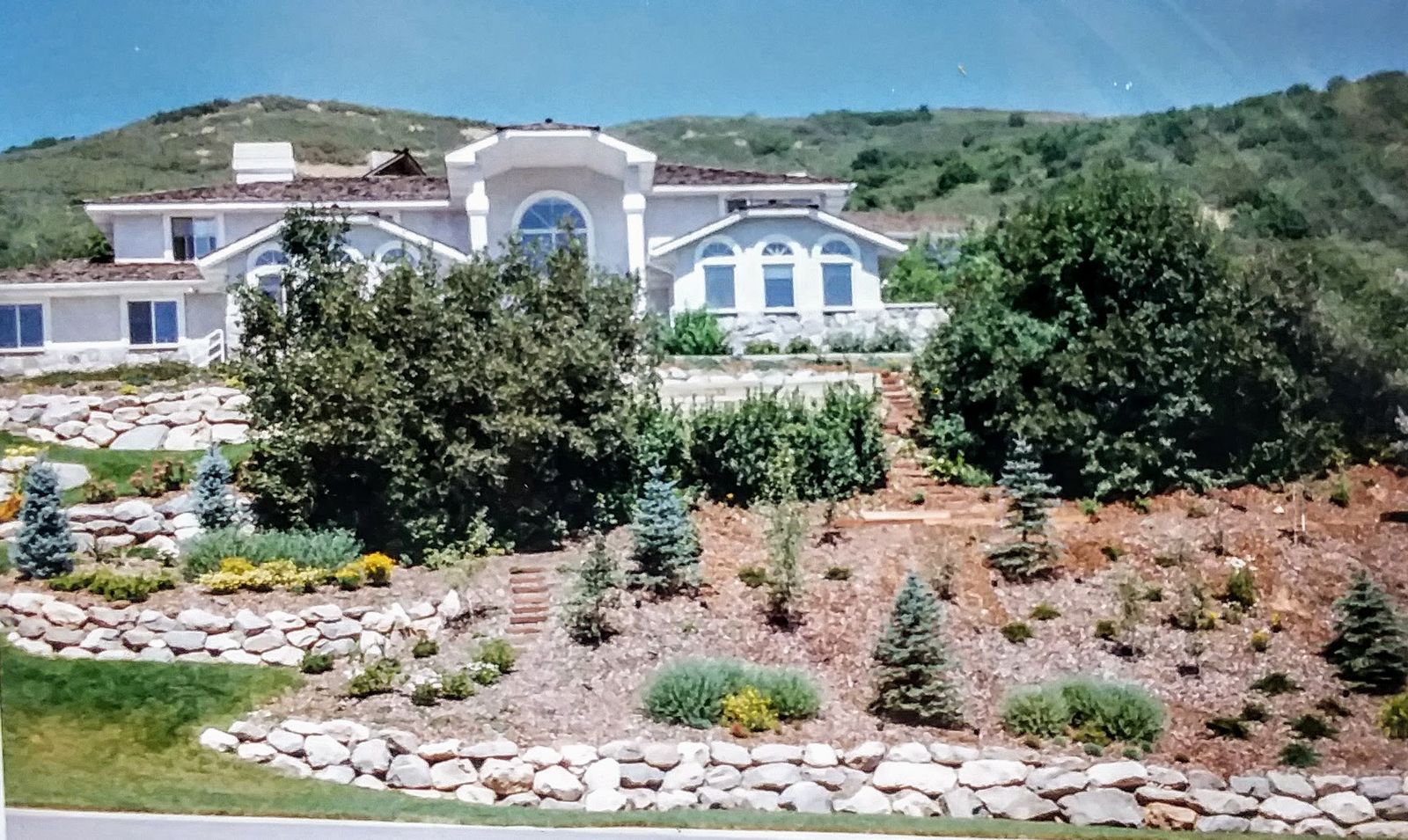 Landscape Boulders / Rock Retaining Walls