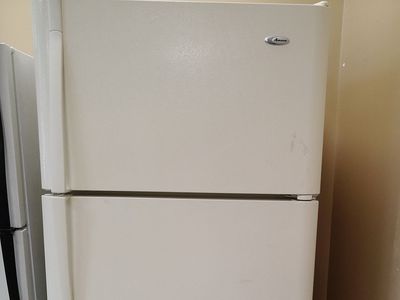 Real Clean 18 cf Top Freezer Refrigerator~90 Day Guarantee