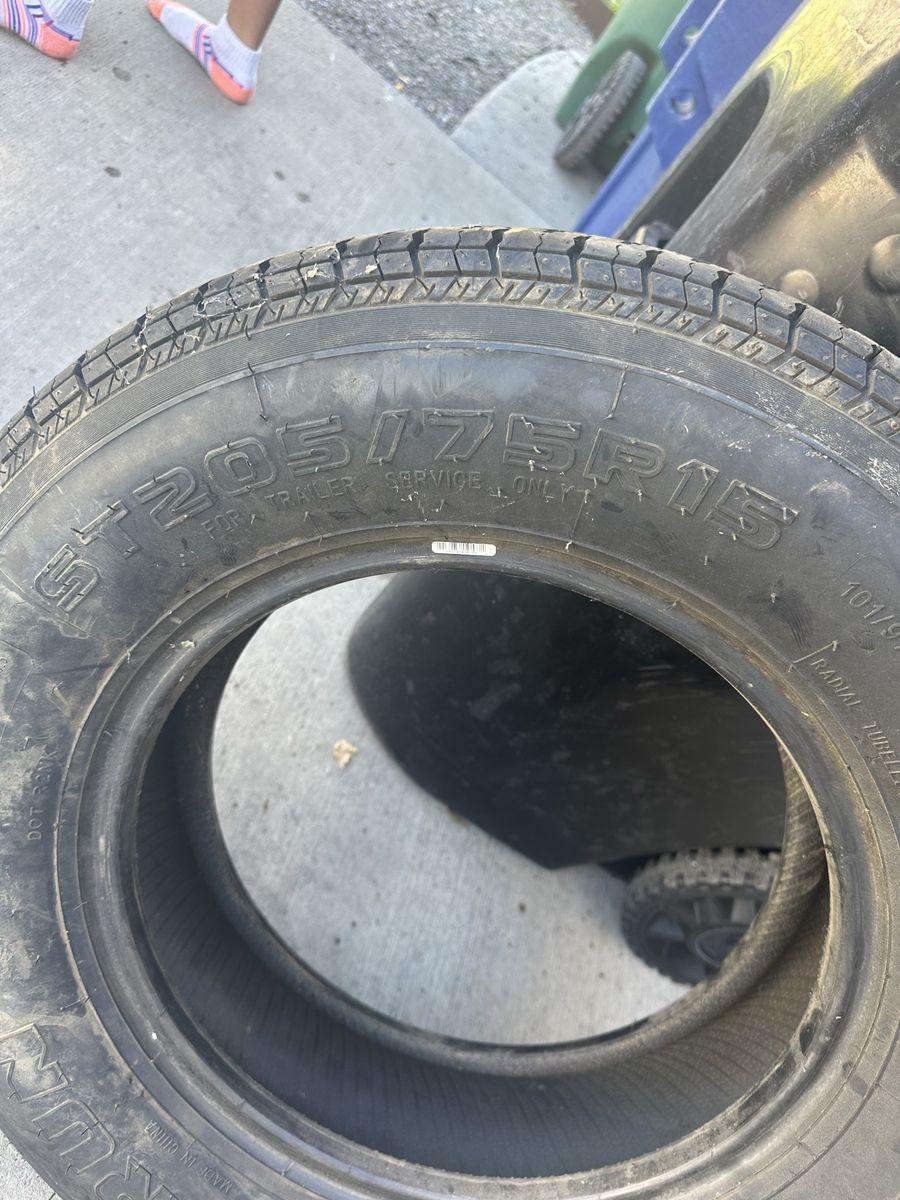 Trailer Tire ST205/75R15 6 PR Load Range C - FOR TRAILER SERVICE ONLY
