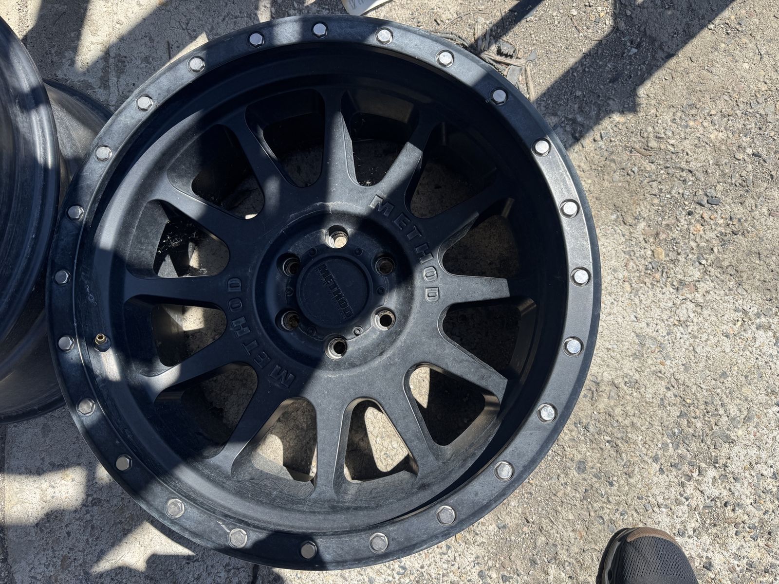 Method 20x10 set of 3 6x135mm