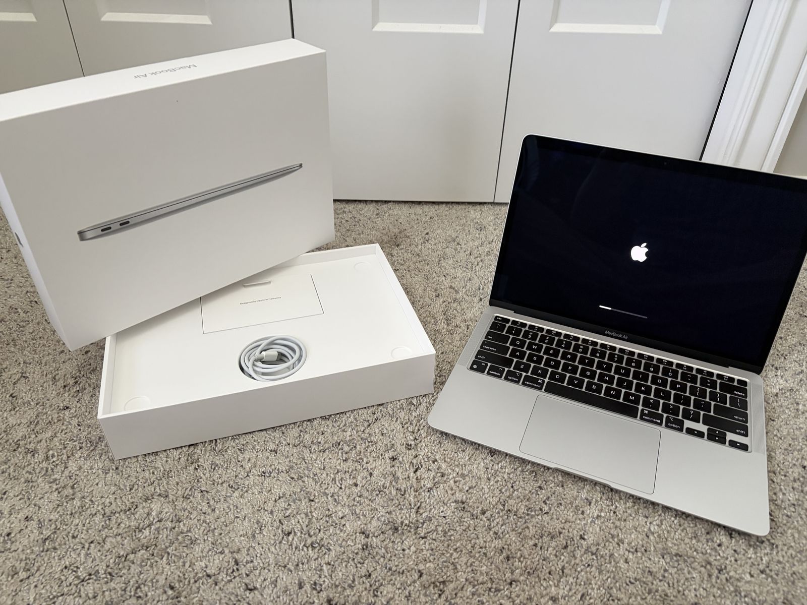 Macbook Air M1 16gb RAM 256gb storage