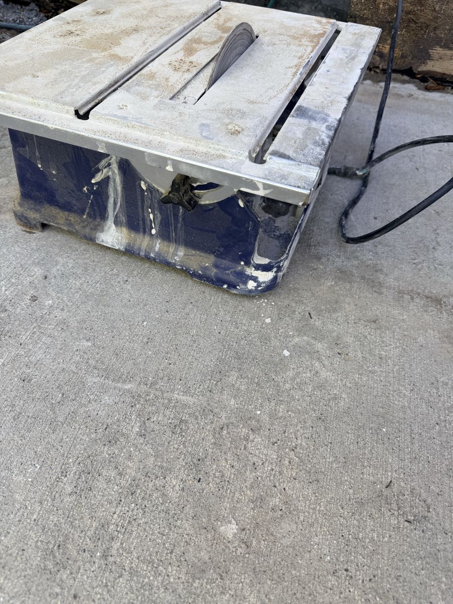 Wet tile saw 7”