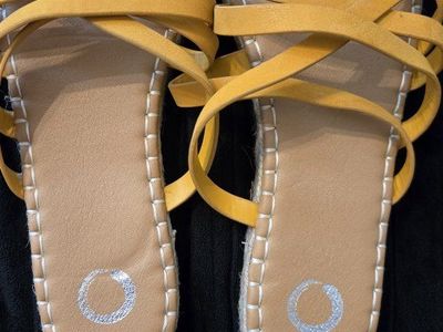 A. By J.C. Women's Yellow Strappy Espadrille Sandals Size 8.5