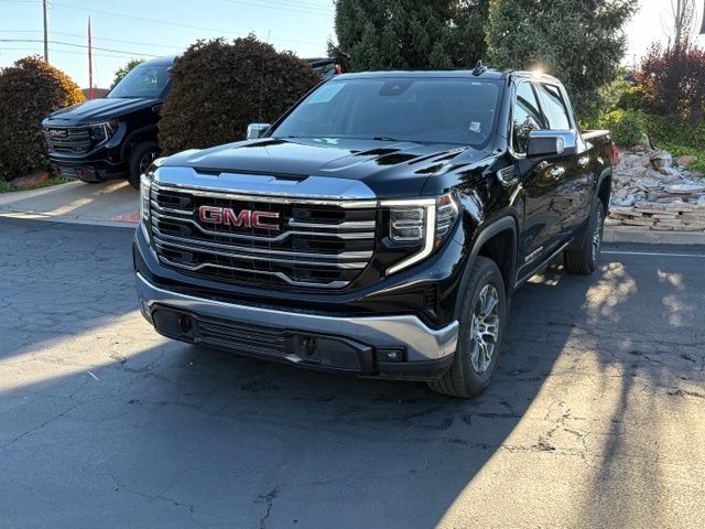2025 GMC 1500 SLT