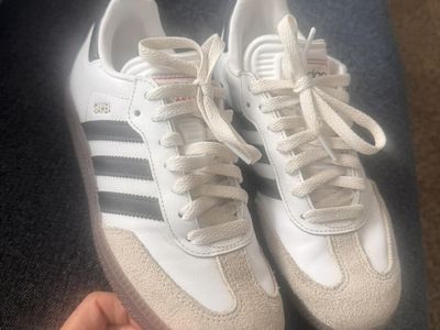 Girls Sambas Size 4.5