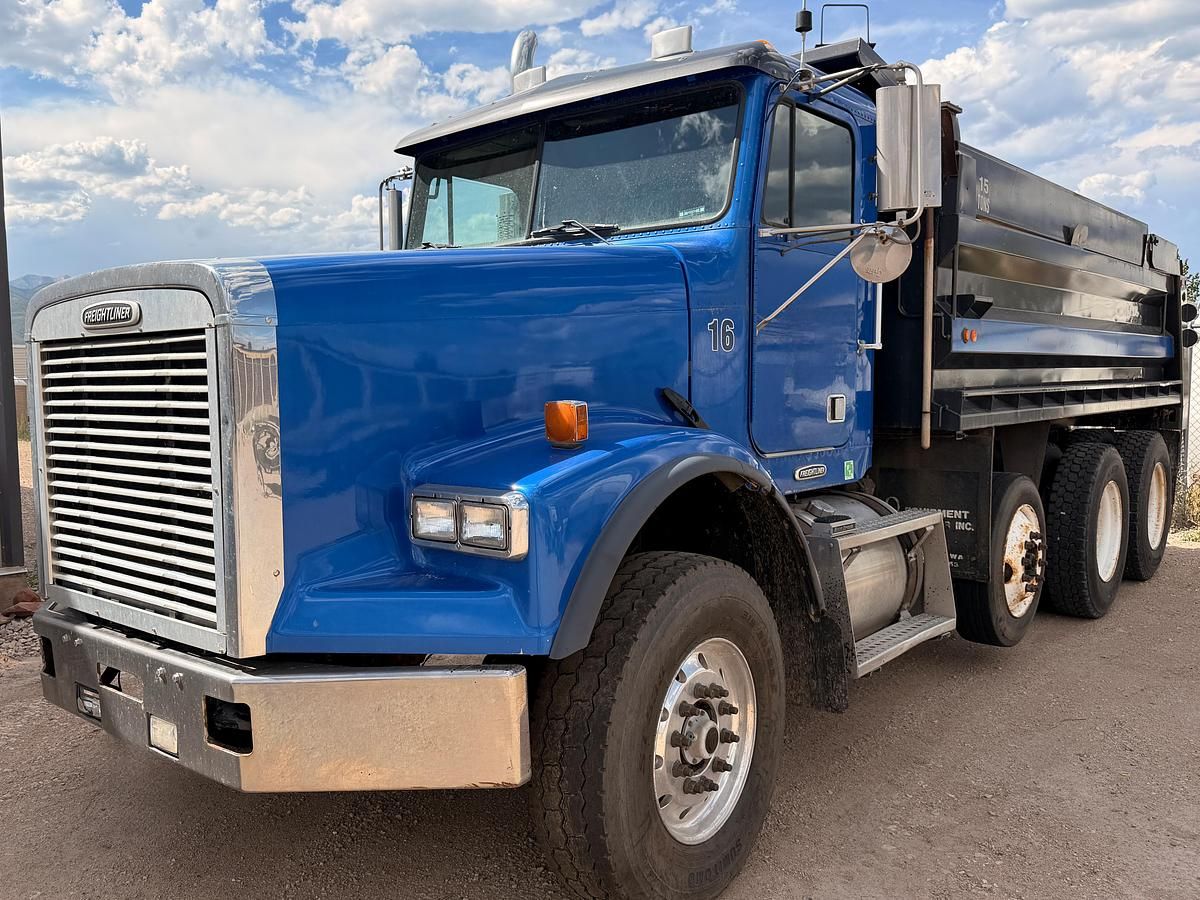 2003 Freightliner FLD120SD, TriAxle, Dumptruck, Automatic Transmission, Cat C12 Engine, 410 HP, Lockers