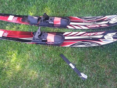 HO Blast Water Skis