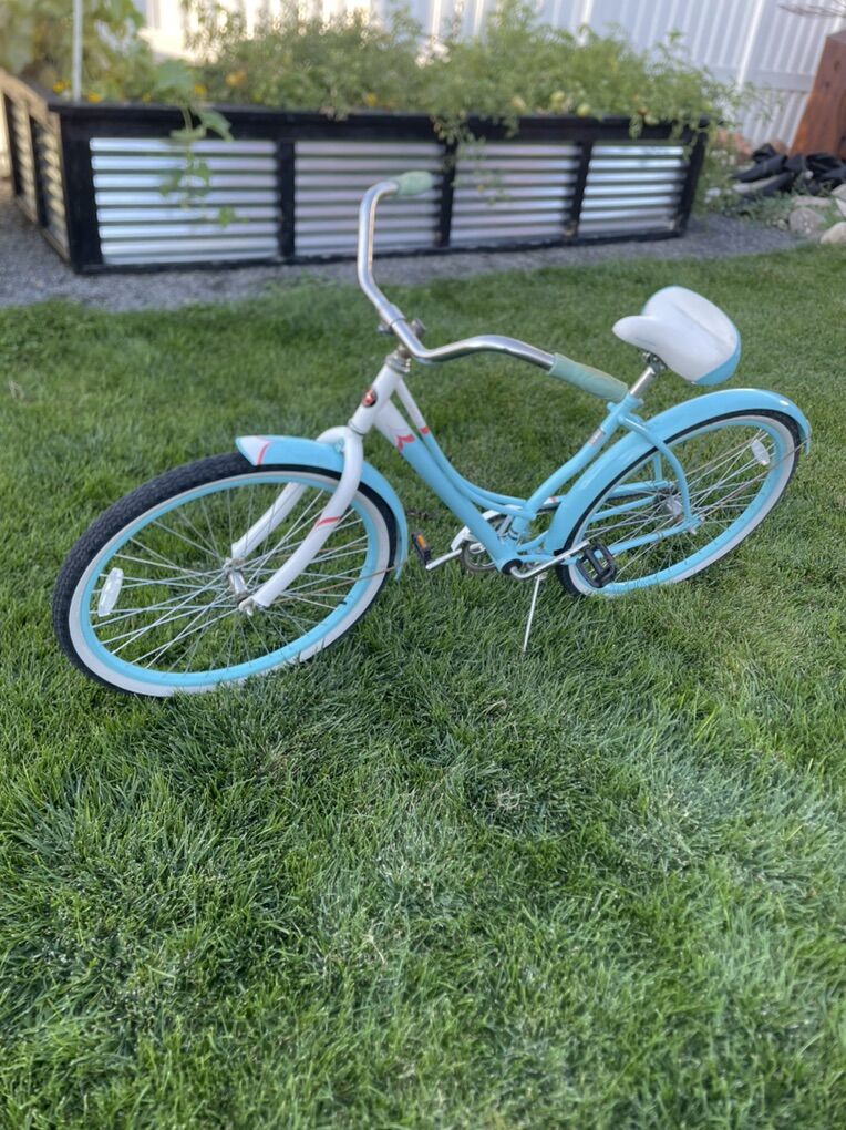 Schwinn Beach Cruiser