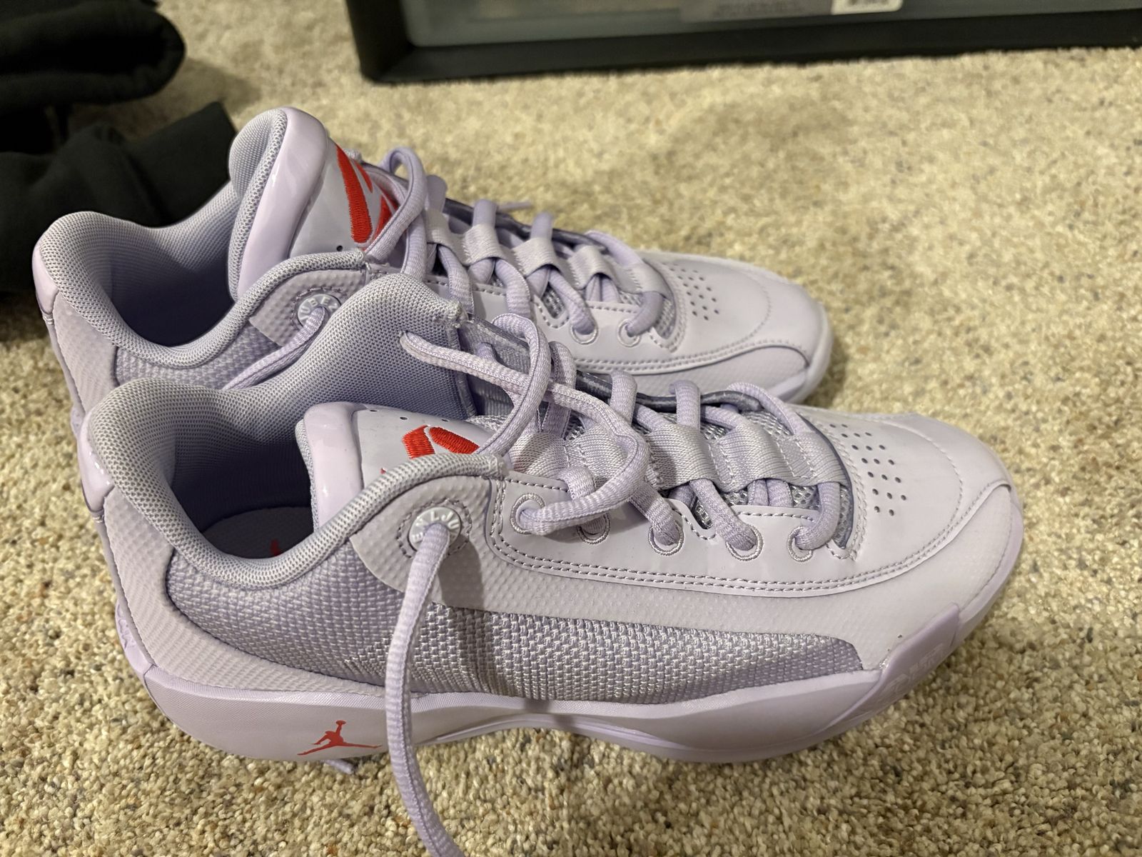 Luka basketball shoe size 7.5