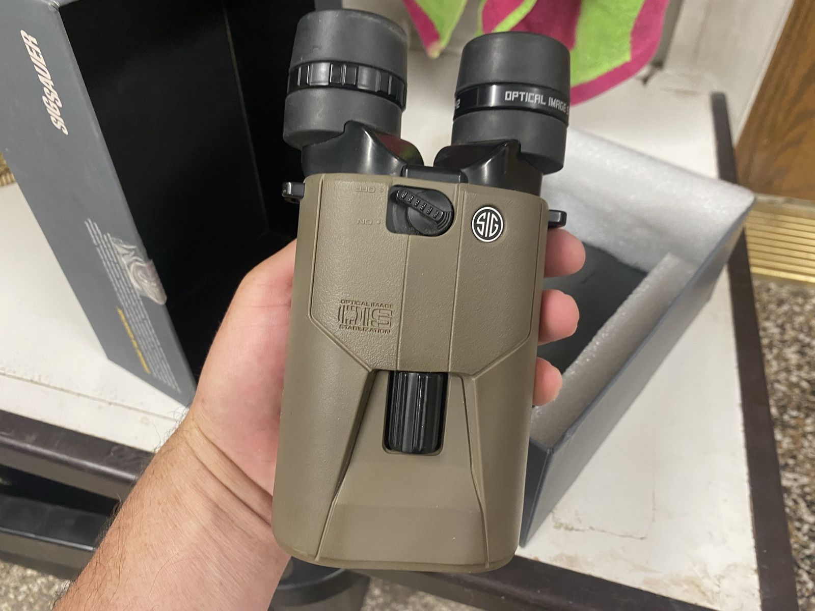 SigSauer Zulu6 16-42 binoculars