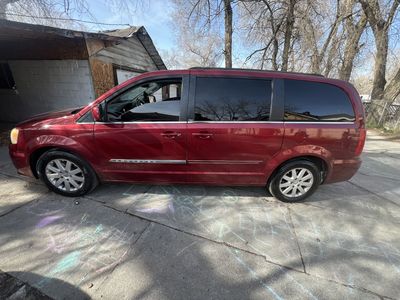 2013 CHRYSLER TOWN AND COUNTRY Touring