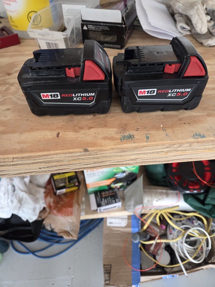 x2 Milwaukee M18 REDLITHIUM XC5.0 Extended Capacity Battery Pack