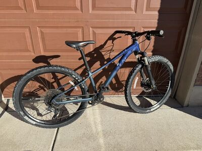 Giant LIV 27.5 XS 2023