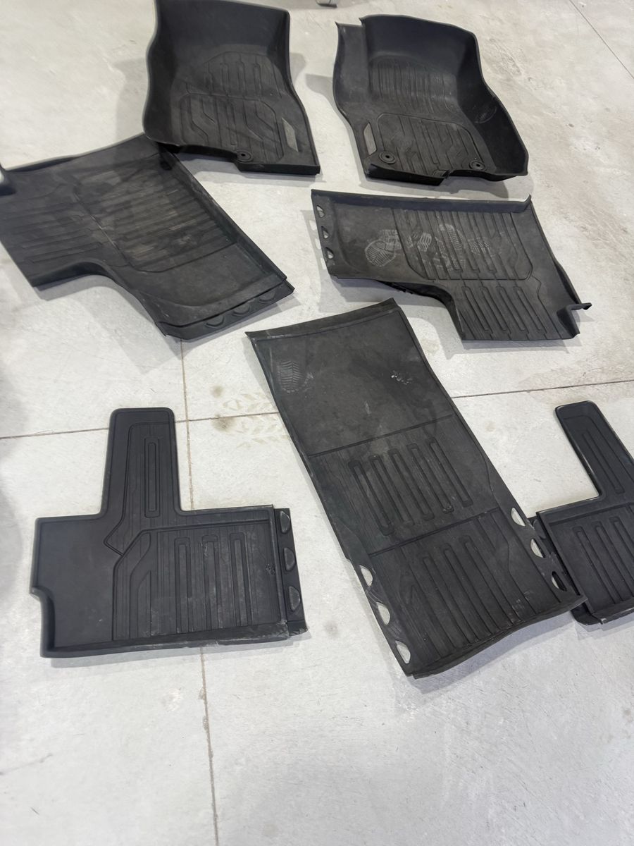 GMC YUKON XL FLOOR MATS 2021
