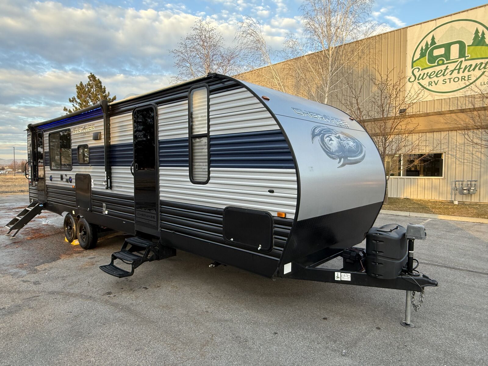 Forest River Cherokee 274AK Couples Coach Travel Trailer Camper