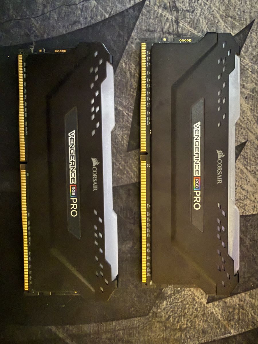 32GB 3600mz DDR4 RGB | Minimal use