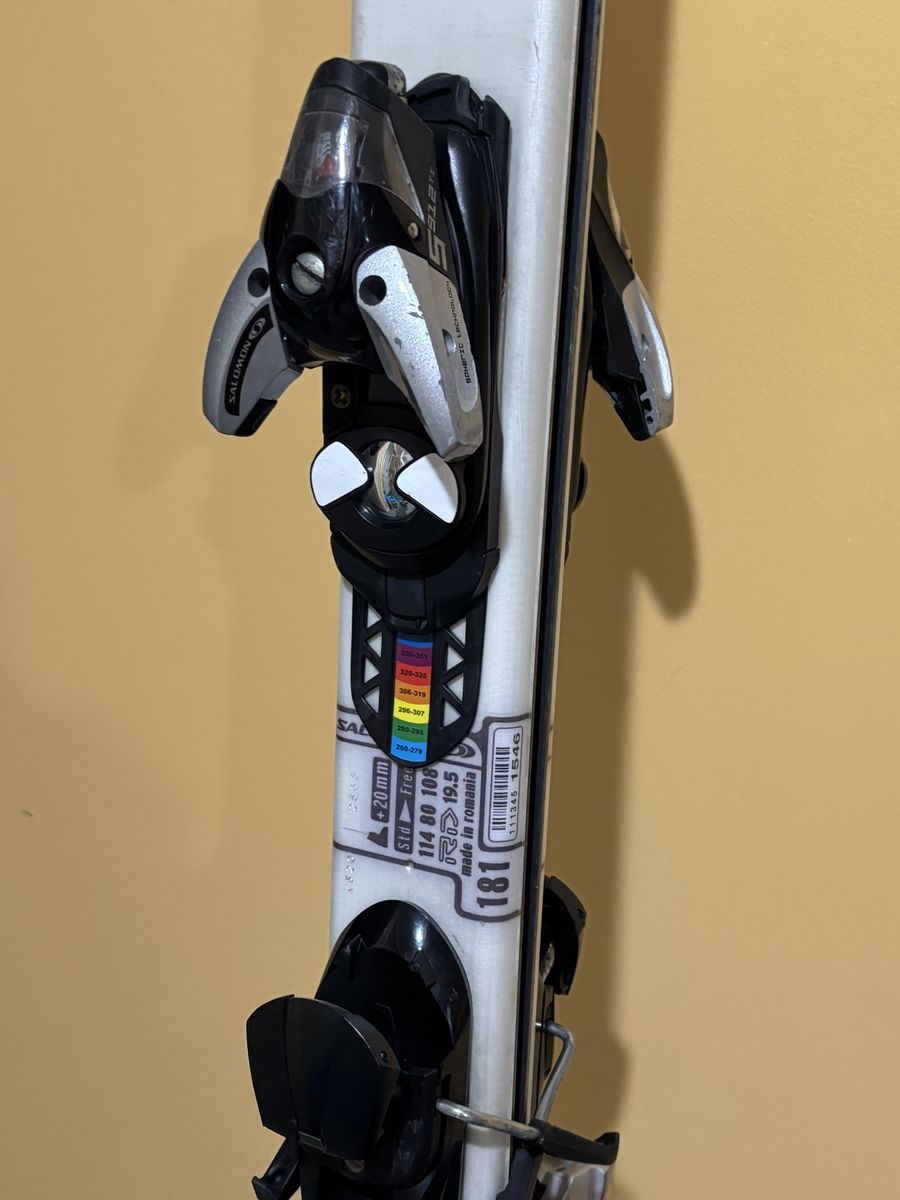 Mens Salomon Skis and boots