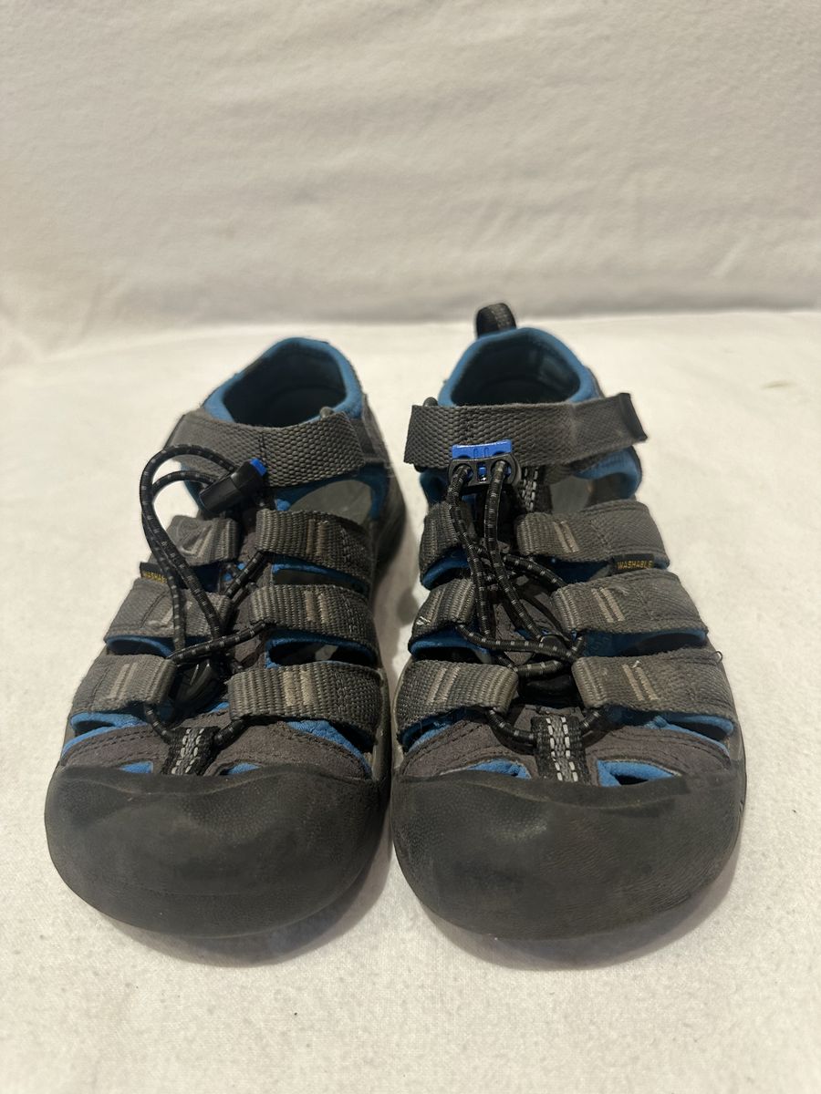 Keen Youth Size 1 Gray Washable Hiking Sandals