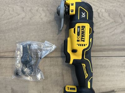 Dewalt XR 3 Speed Oscillating Multi Tool