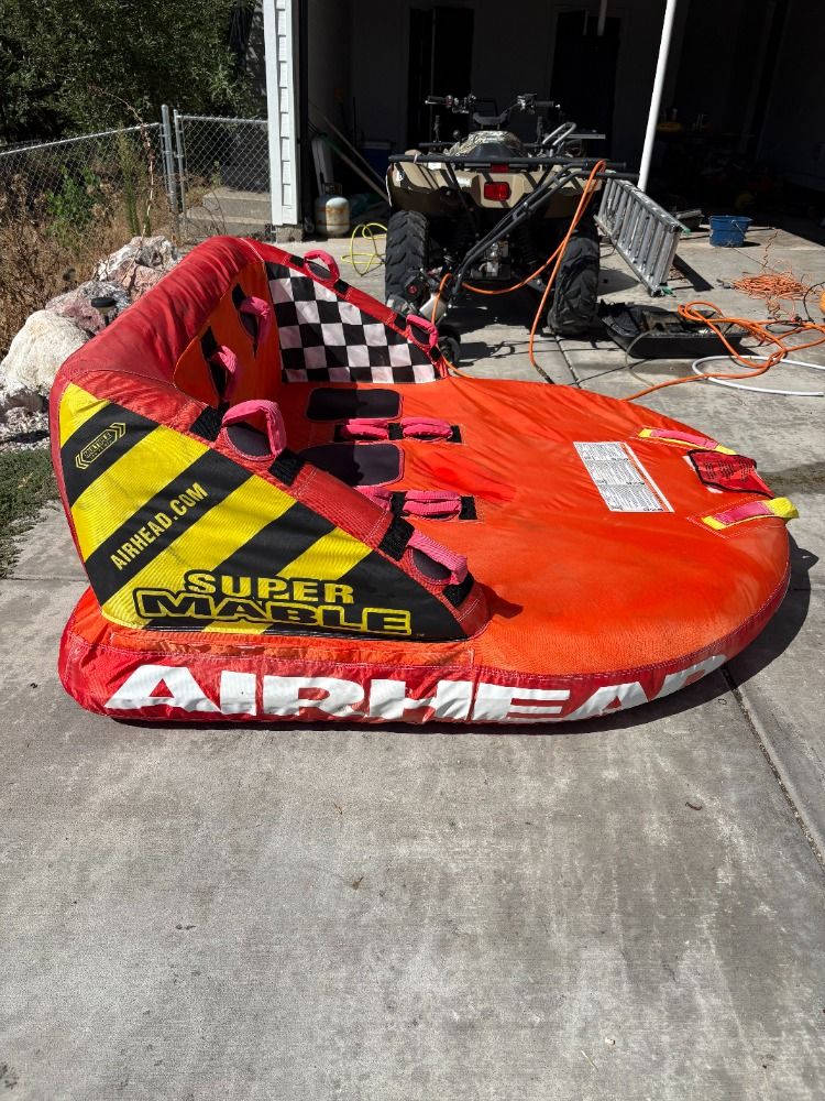 Airhead Super Mable 1-3 Rider Towable Tube Bundle with Pump, Rope, and Flag