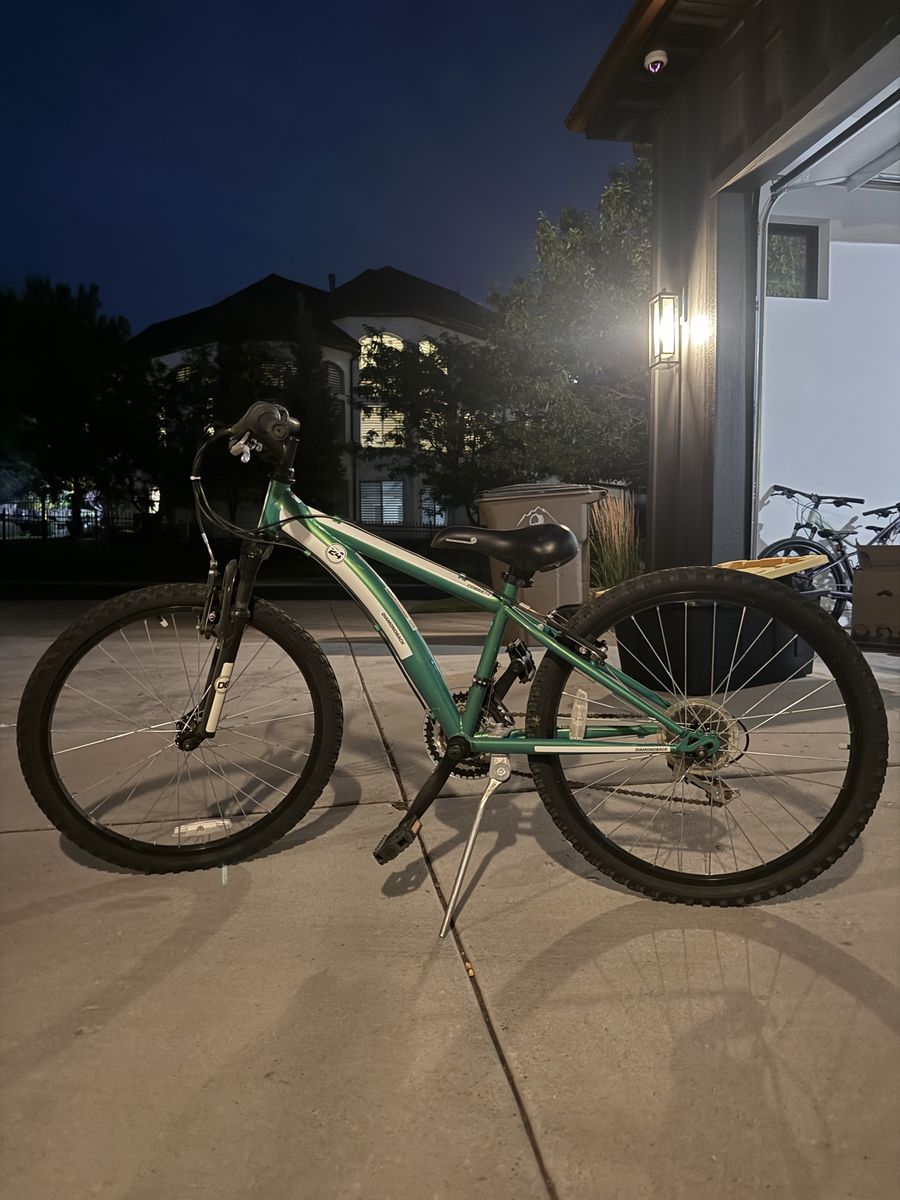 Diamondback Outlook 24" Wheel Mountain Bike - Green/White, Front Suspension