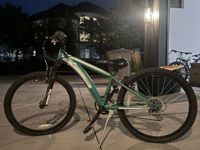 Diamondback Outlook 24" Wheel Mountain Bike - Green/White, Front Suspension