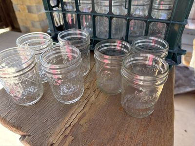 CANNING JARS, HALF PINT SIZE