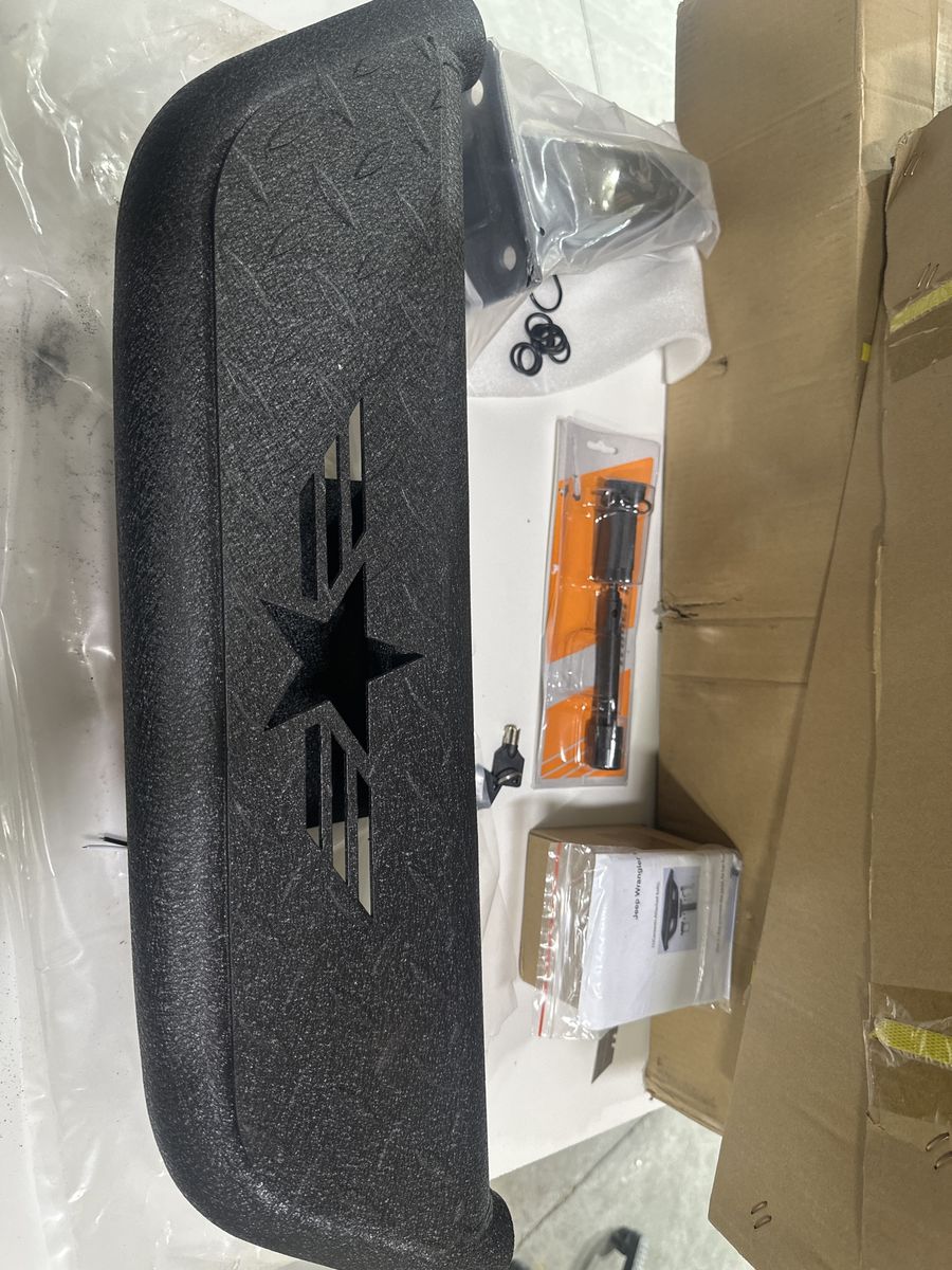 Brand New YZONA 2" Tow Hitch Steps with Brake Light