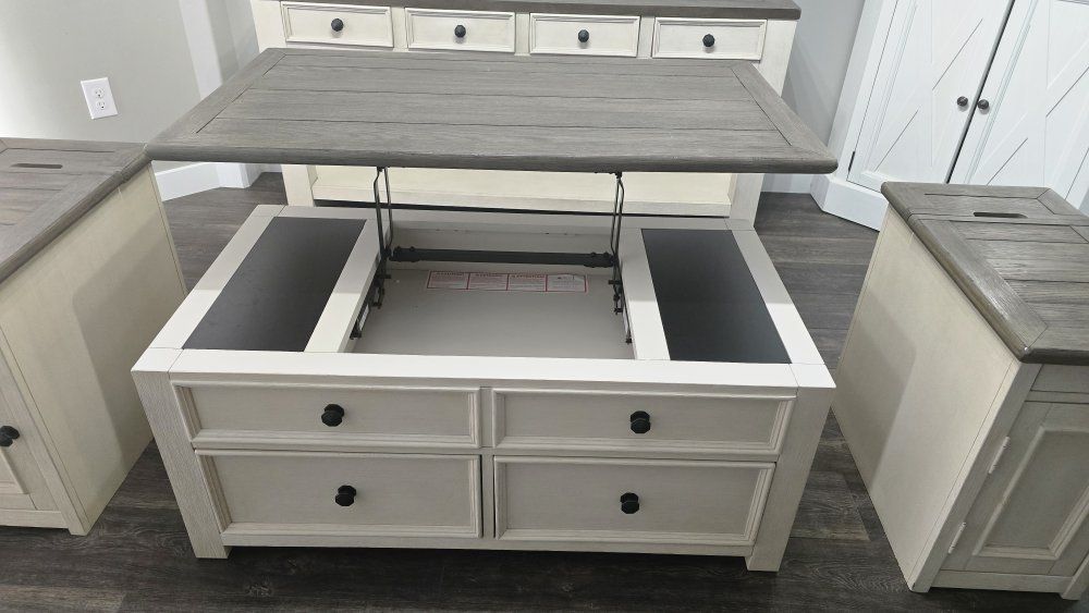 Ashley Furniture Bolanburg Coffe table with 2 End tables - Lift Top & Cup Holders