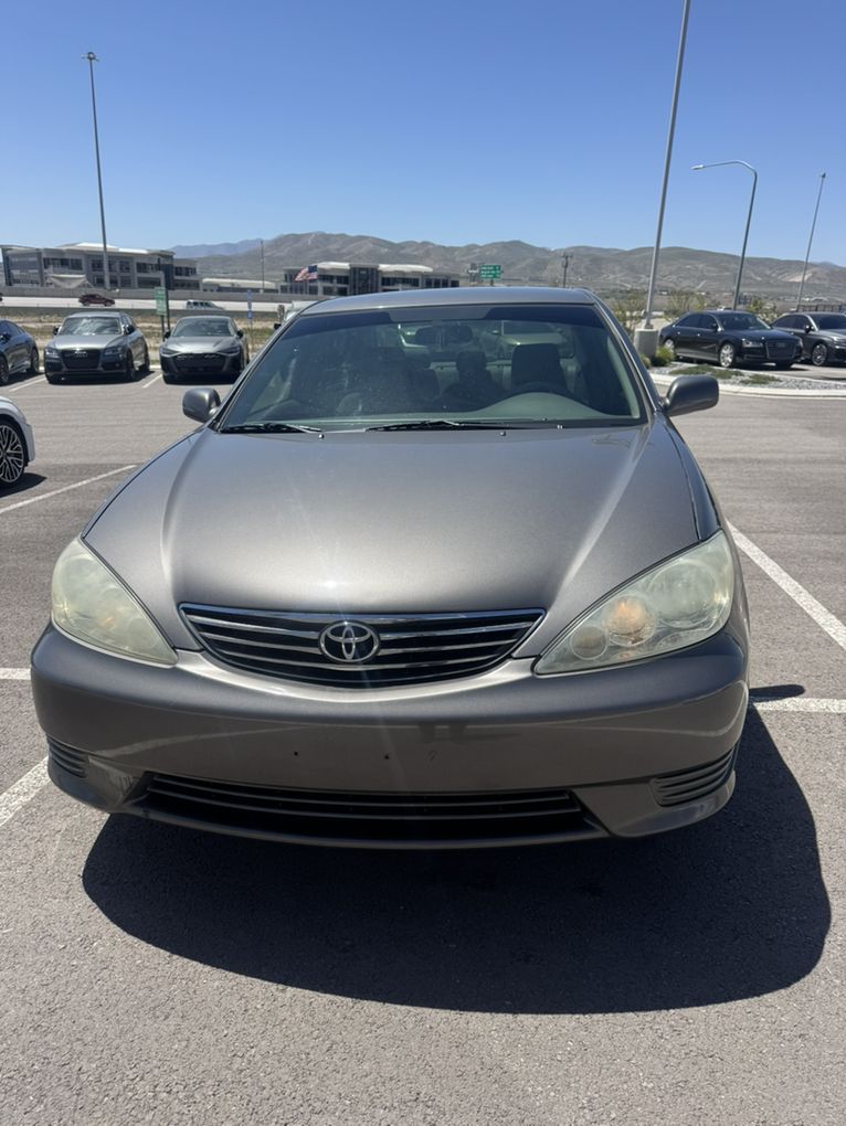 2005 Toyota Camry LE