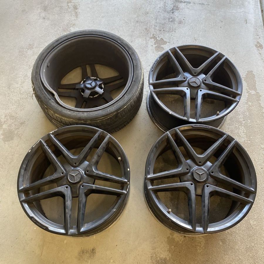 OEM W212 E63 S AMG 19” Wheels Genuine Mercedes A2124010800 A2124010900- 3 good/1 damaged. See Description