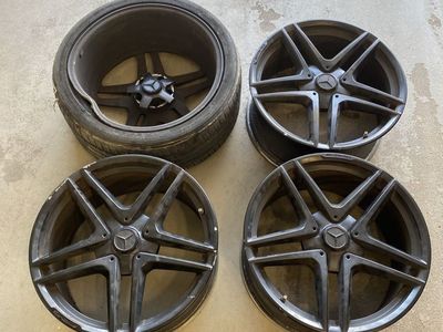 OEM W212 E63 S AMG 19” Wheels Genuine Mercedes A2124010800 A2124010900- 3 good/1 damaged. See Description
