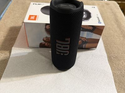 JBL Flip 7 Bluetooth Speaker