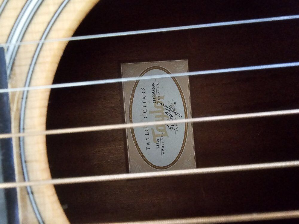Taylor 214ce