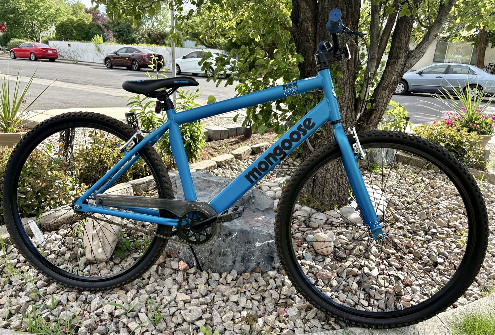 Mongoose Hex Bike Blue, Great Condition, Single Speed, 29-inch wheels, V-brakes