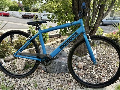 Mongoose Hex Bike Blue, Great Condition, Single Speed, 29-inch wheels, V-brakes