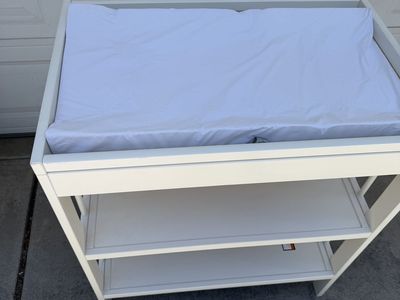 Changing table plus pad