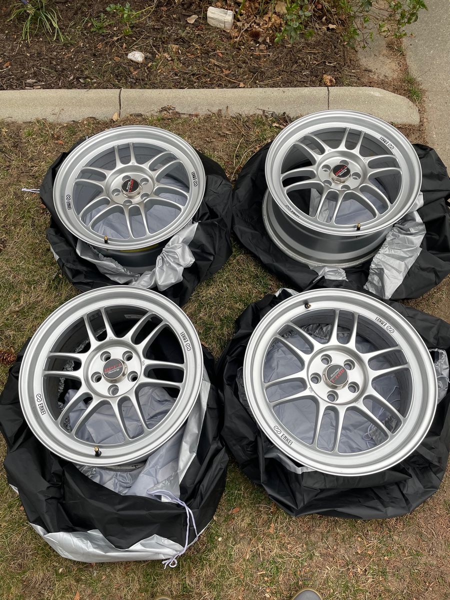 Enkei Rpf1 17x8 5x100 With Center Caps