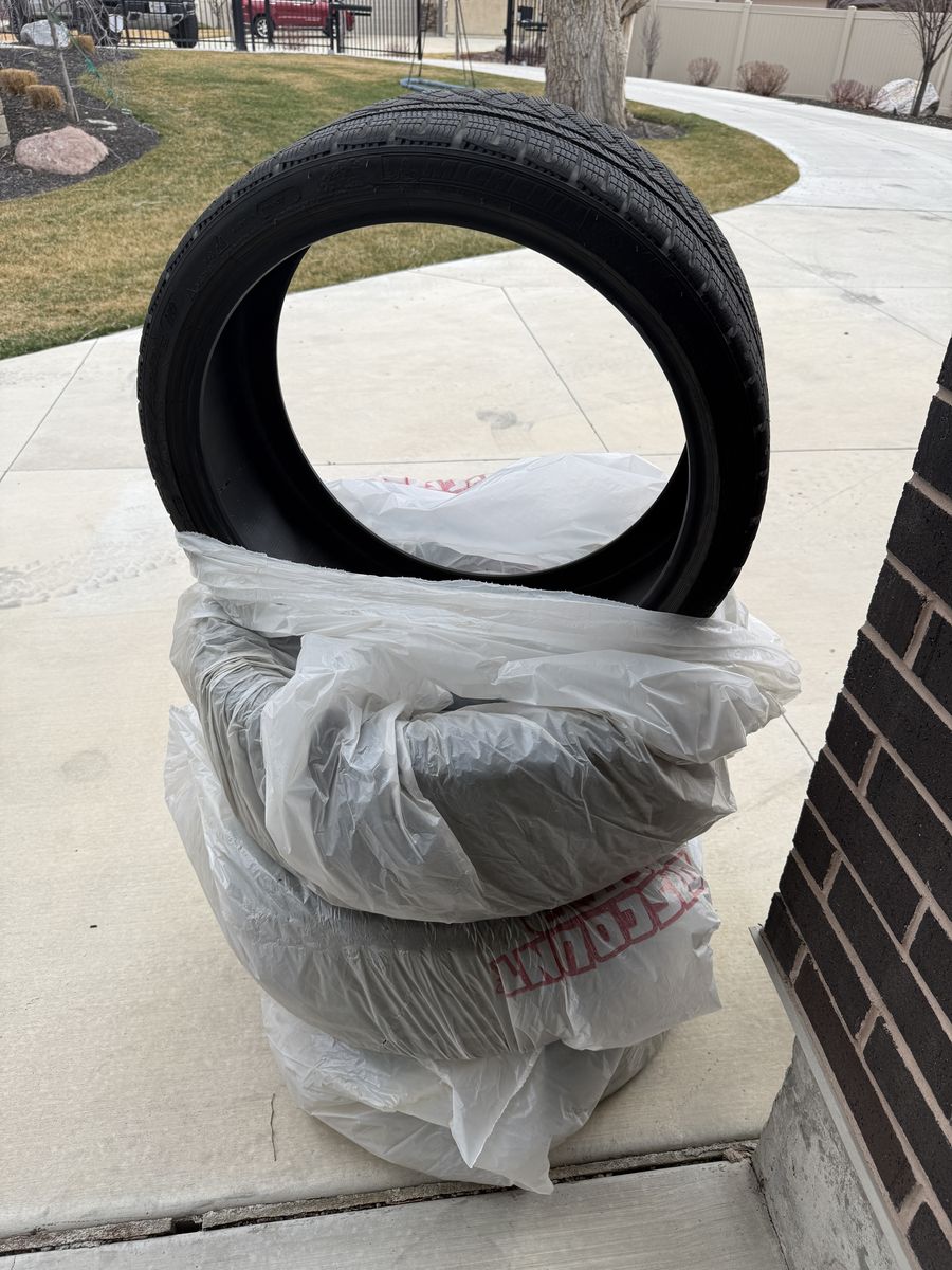 Set of 4 Michelin Pilot Alpin PA4 Winter Tires - 235/35R20