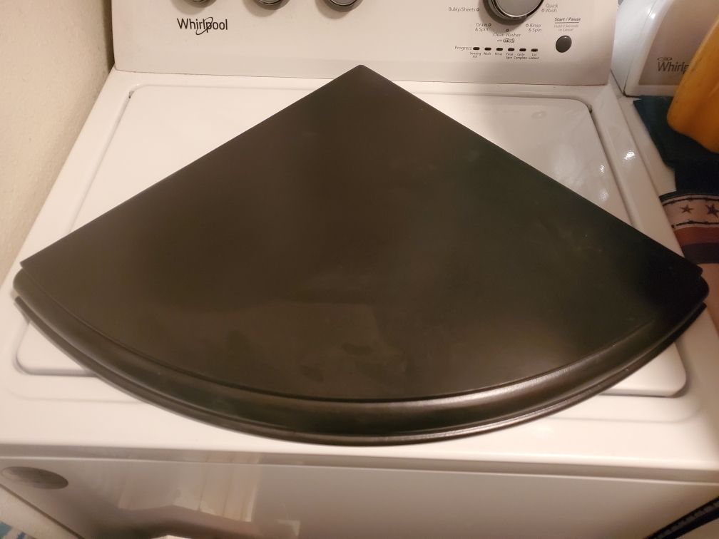 2 Corner Wall Shelves