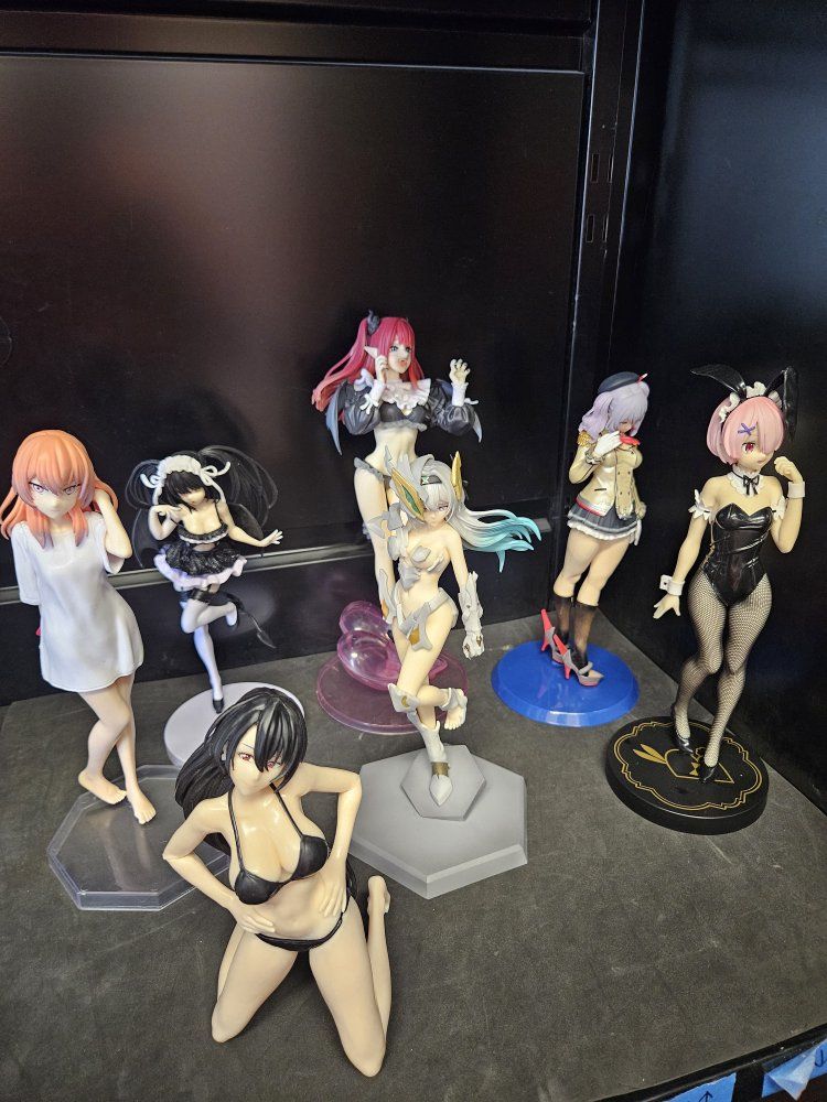 Anime & Manga Figurine Collection - Various Characters & Poses