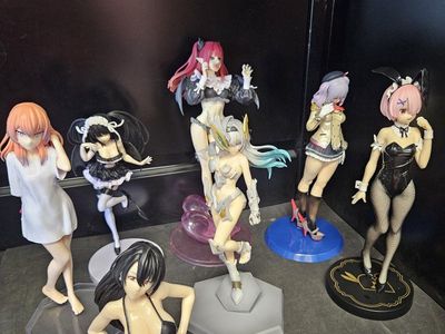 Anime & Manga Figurine Collection - Various Characters & Poses