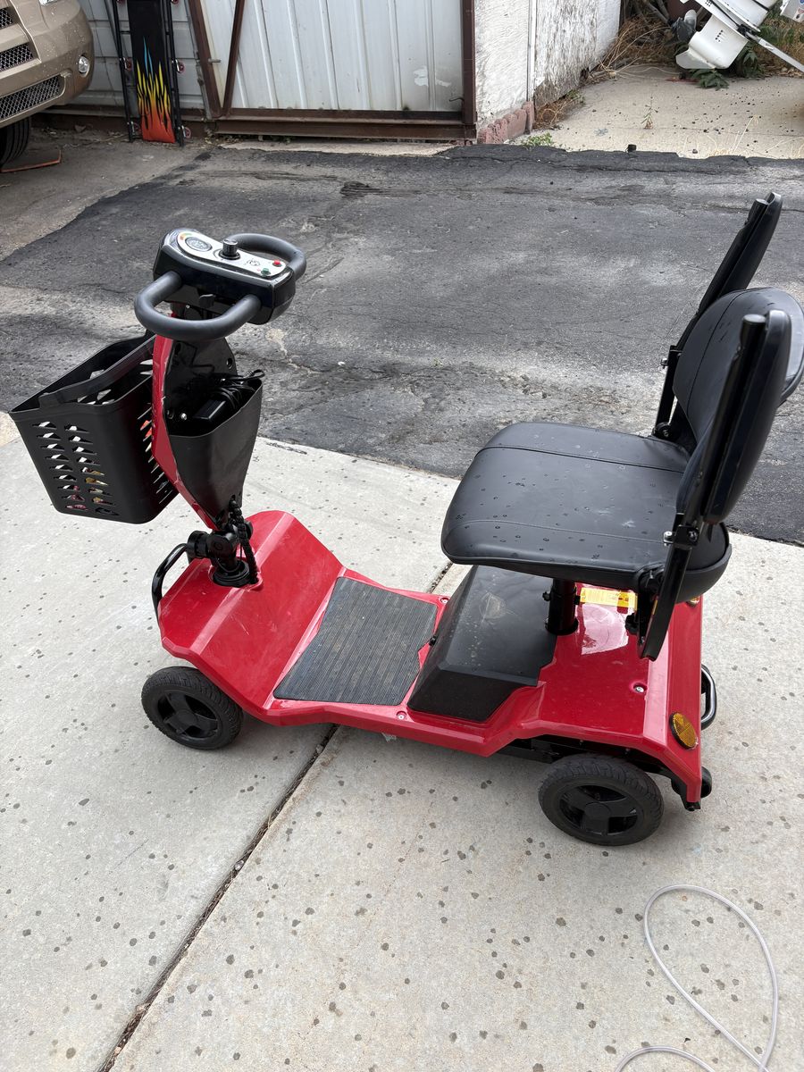 Almost New Scooter Little 