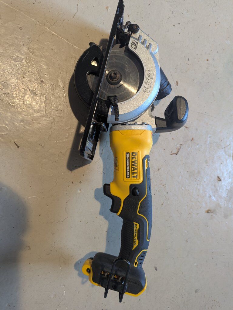 DeWalt DCS-571 Circular Saw Atomic 20V Brushless