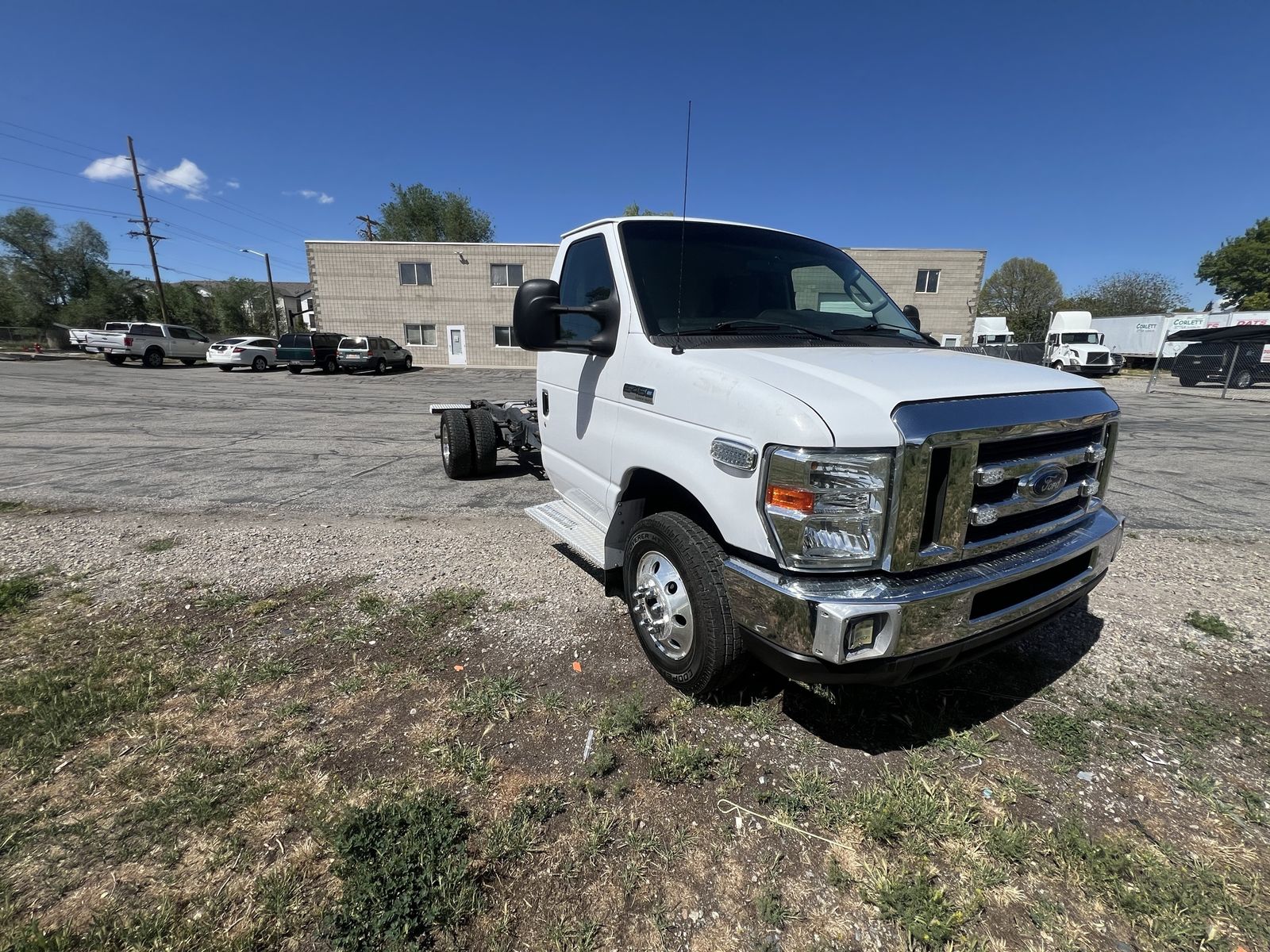2016 Ford F450, a caramel line cabin chassis