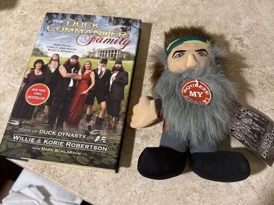 Duck Dynasty Book and Talking Plush Bundle - The Duck Commander Family