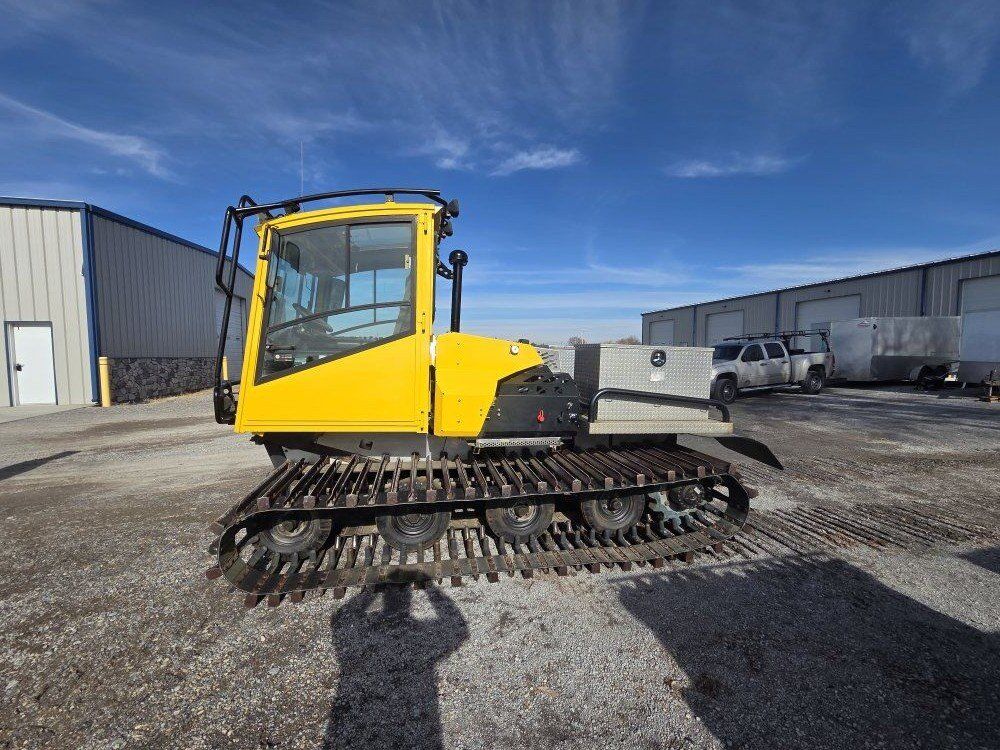 SnowCat Prinoth Camoplast Patrol Trooper, low hrs