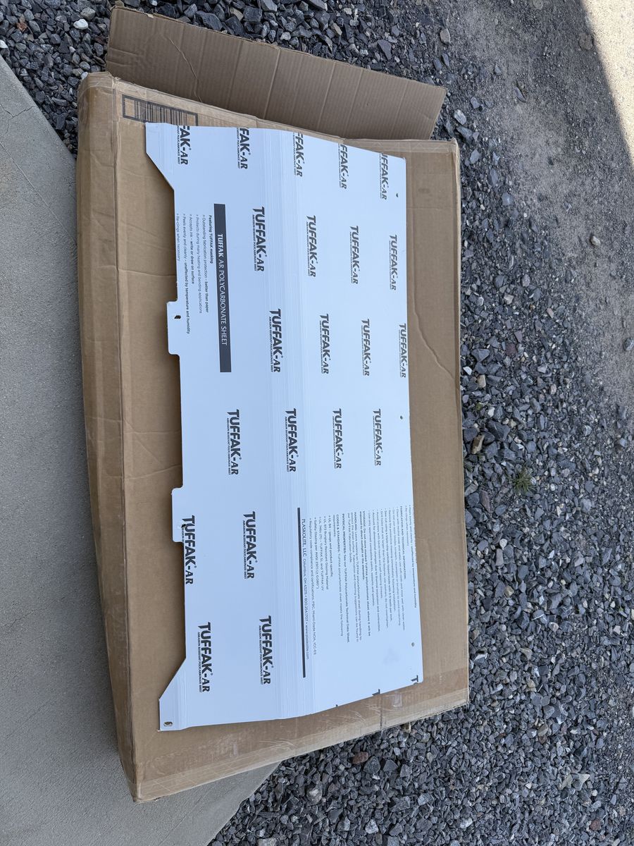 2022 Can-Am Commander rear windshield